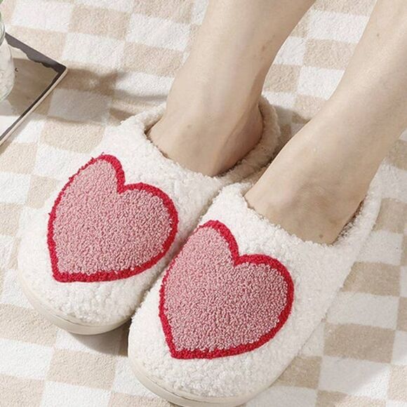 Valentine's Day Heart Fleece Warm Slippers NEW - Picture 3 of 5